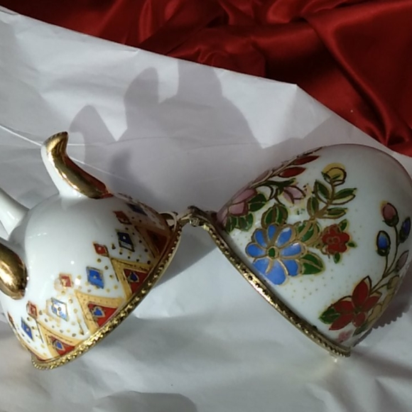 Floral Large Egg Trinket Box - Picture 3 of 3